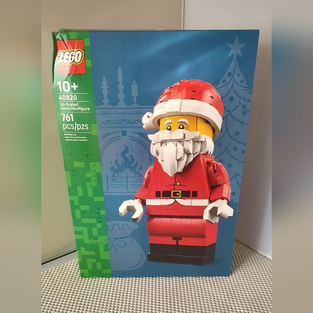 Lego 40820 Up-Scaled Santa Minifigure NWT Building Toy Set